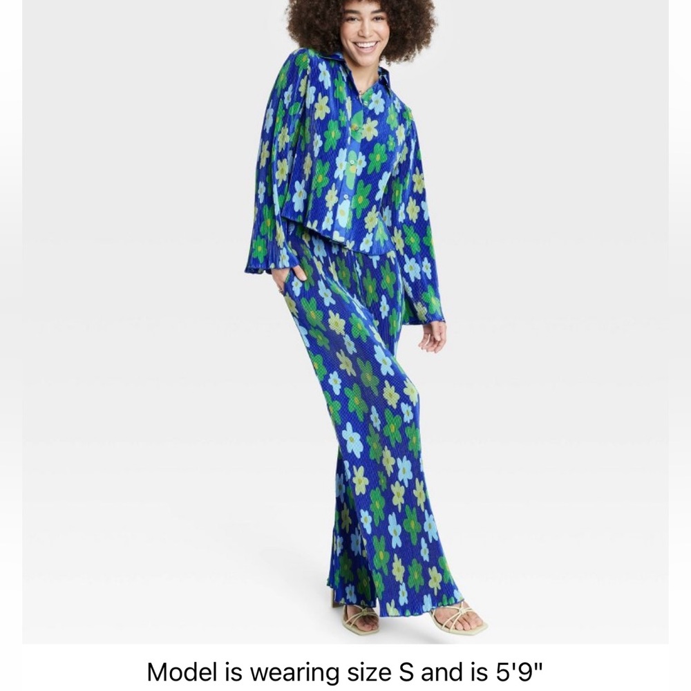 NWT Sammy B Pleated Set Pants Top size L Floral Flowers Blue Green Target